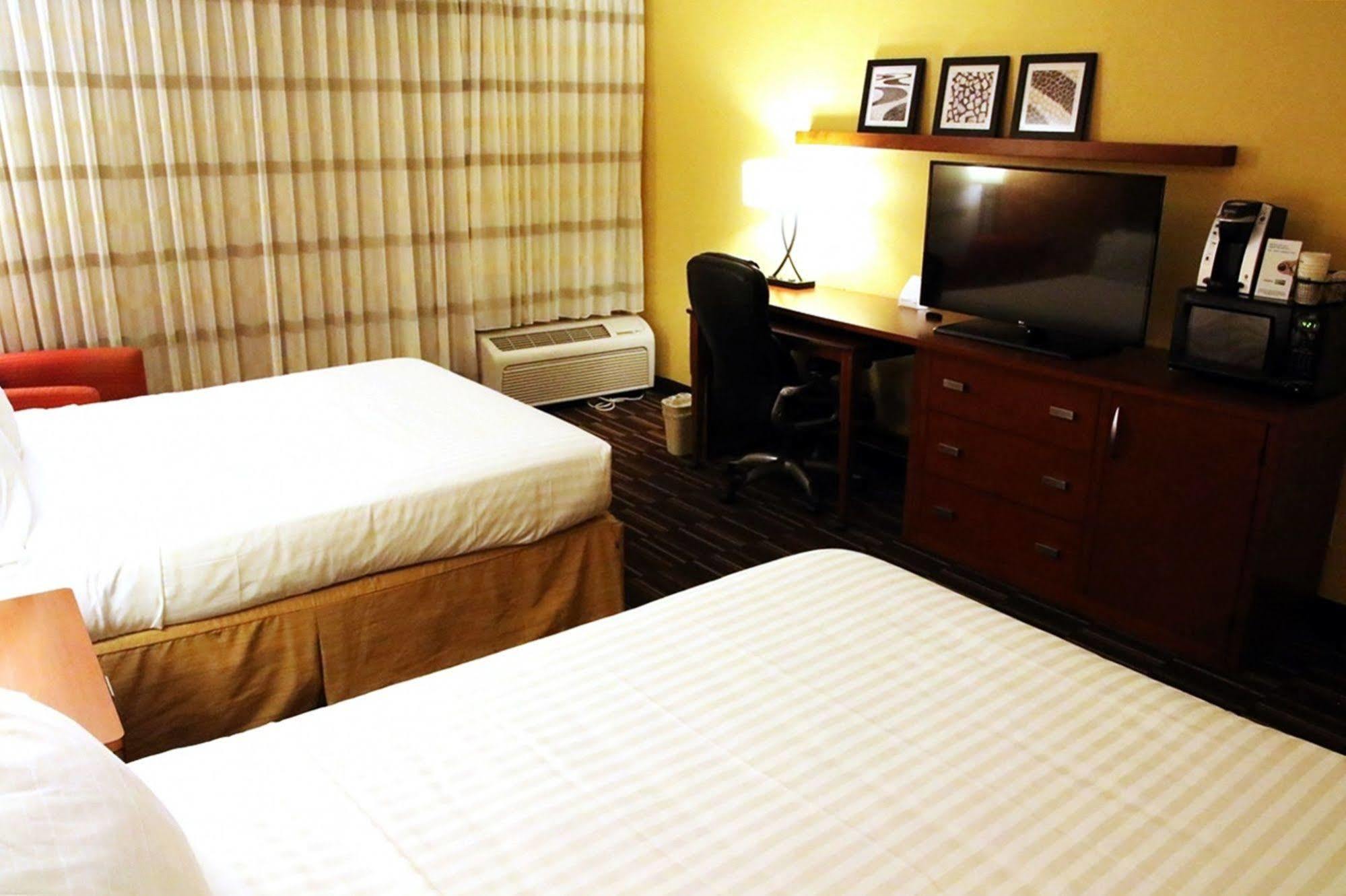 Holiday Inn Express Tifton By Ihg Buitenkant foto